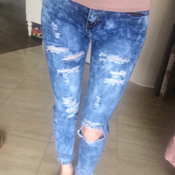 Ripped Acid Washed Distressed Jeans - Picture 2 of 8